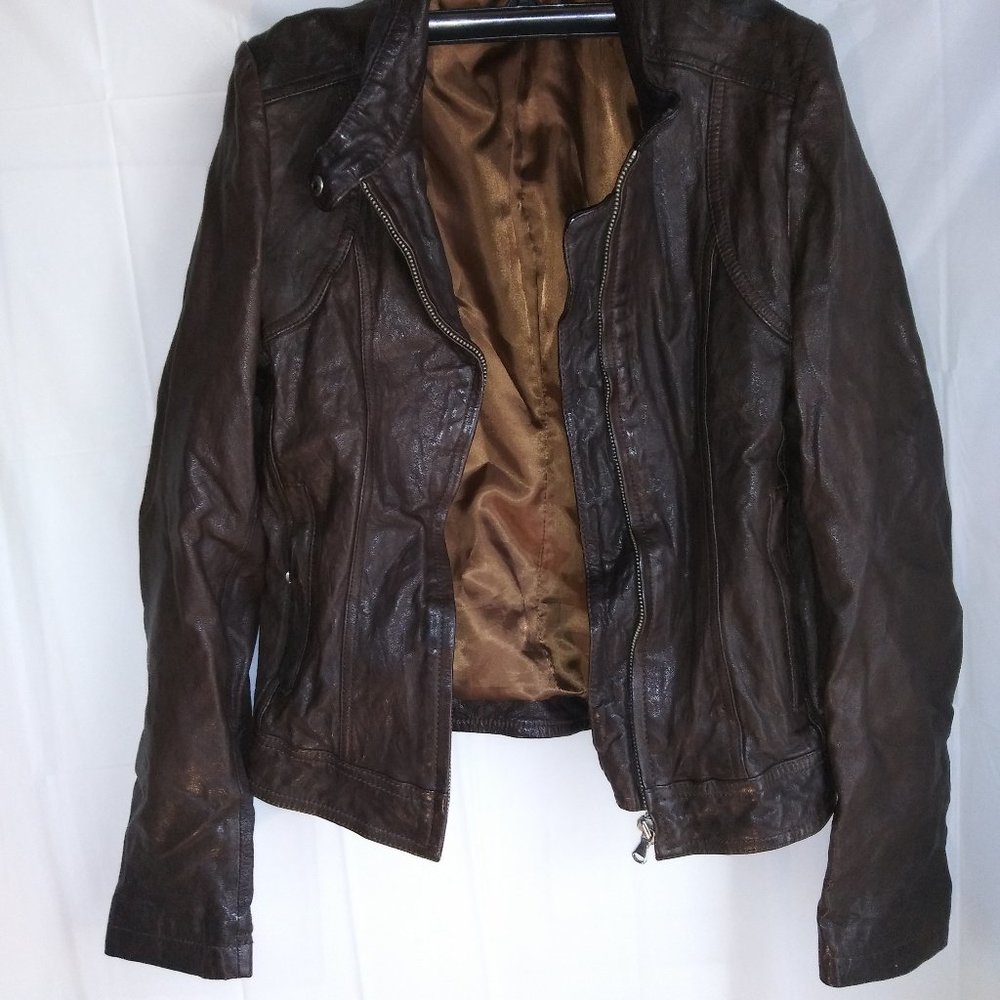 BROWN LEATHER JACKET